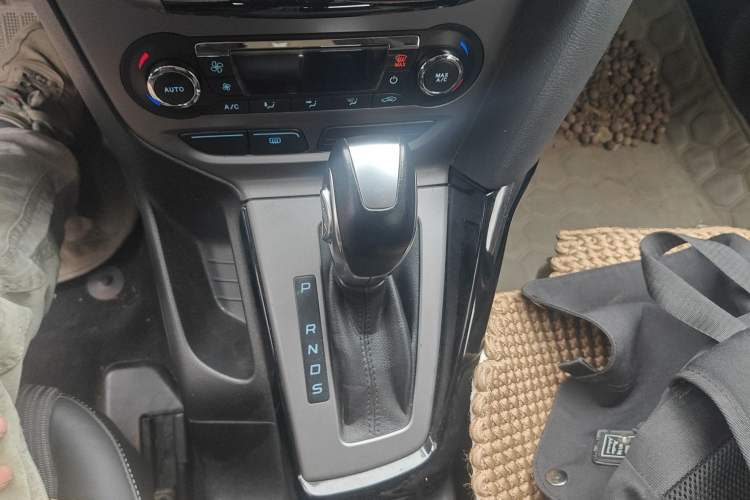 Used Ford Focus 2012 Hatchback 1.6L Automatic Fashion Edition
