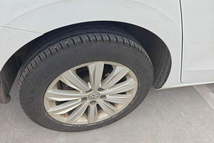 Used Volkswagen Bora 2020 1.5L Automatic Fashion Edition Right Rear Wheel Hub