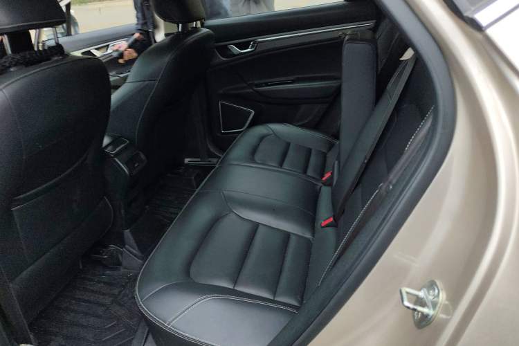 Used Geely Auto Emgrand GS 2016 Elegant Edition 1.8L Manual LingShang Model Left Rear Seat