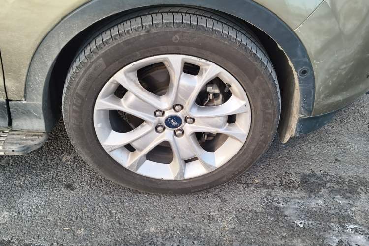 Used Ford Kuga 2015 2.0L GTDi Four-Wheel-Drive Sport Model
