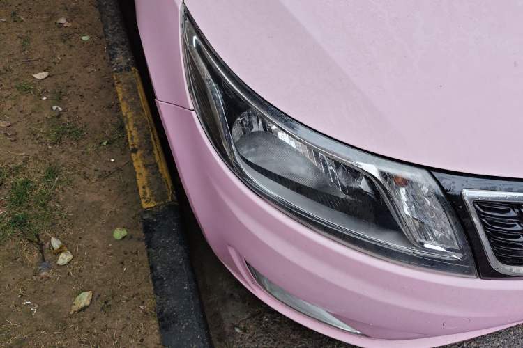 Used Kia K2 2012 Sedan 1.4L MT TOP Commemorative Edition
