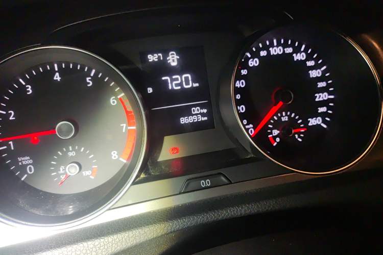 Used Volkswagen Golf 2016 1.6L Manual Fashion Edition