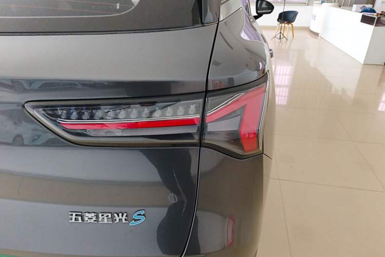 Used Wuling Xingguang S 2024 130 km Flagship Version Right Rear Taillight