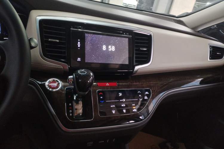 Used Honda Odyssey 2015 2.4L Luxury Edition
