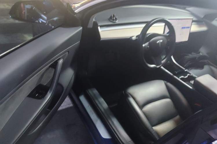 Used Tesla Model 3 2019 Long-Range Rear-Wheel-Drive Version

