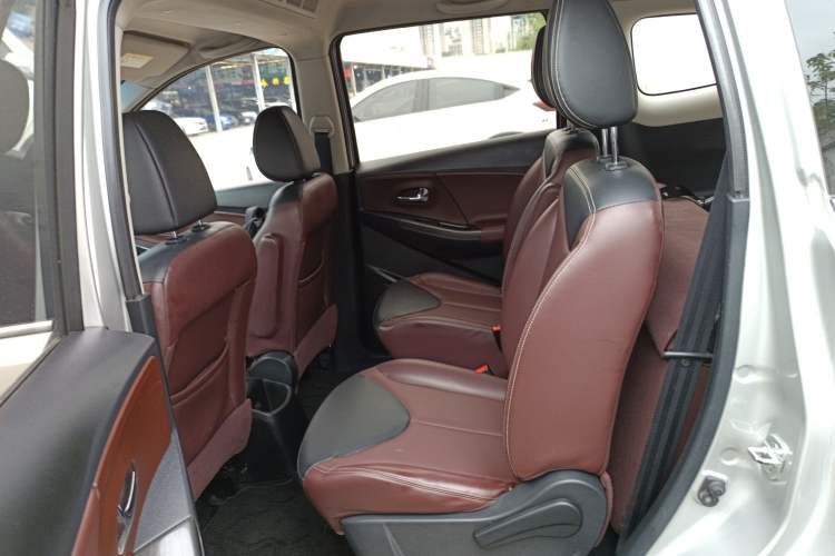 Used Venucia M50V 2019 1.6L CVT Luxury Edition