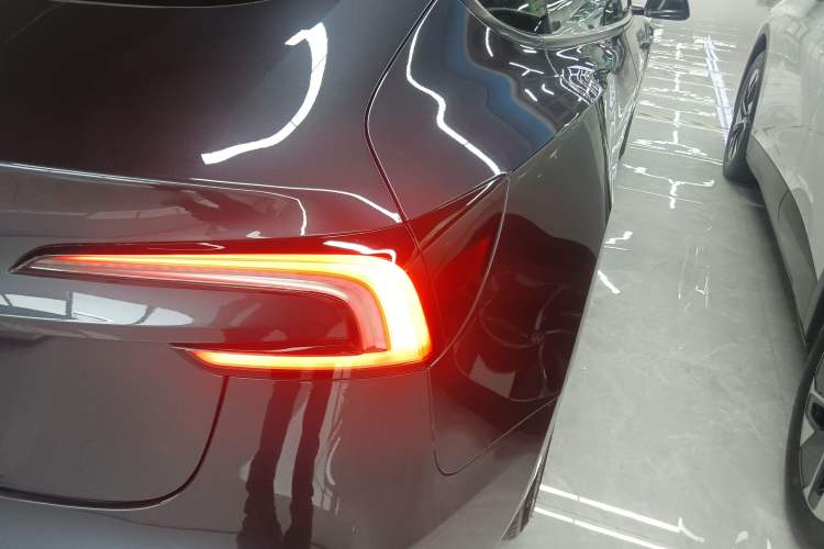 Used Tesla Model 3 2023 Rear-Wheel-Drive Version Right Rear Taillight