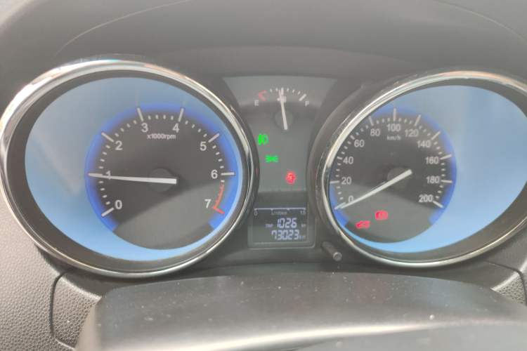 Used Cowin C3 2015 1.5L Manual Gold Diamond Edition
