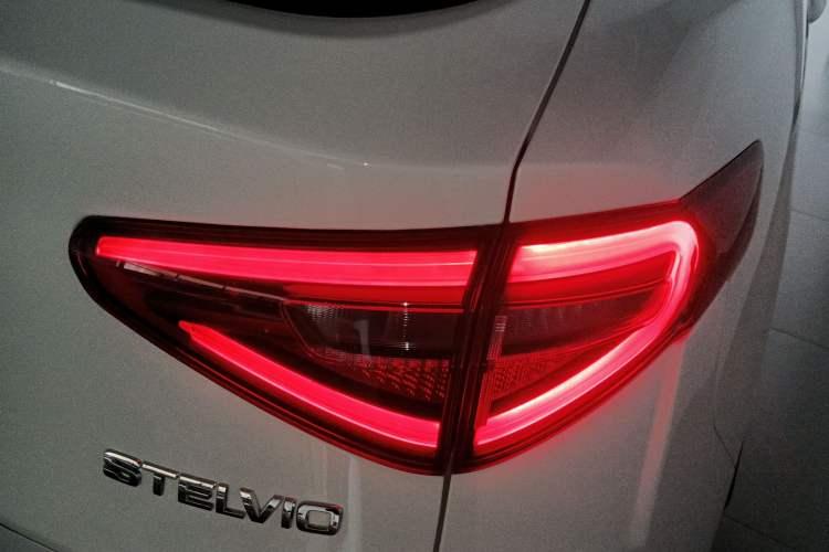Used Alfa Romeo Stelvio 2017 2.0T 200HP Elite Edition Right Rear Taillight