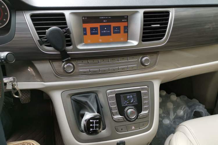 Used SAIC MAXUS G10 2018 PLUS 2.4L Manual Elite Edition
