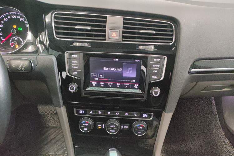 Used Volkswagen Golf 2015 1.4TSI Automatic Flagship Model
