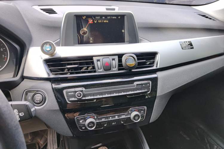 Used BMW X1 2016 sDrive18Li Premium Edition Audio And AC Panel