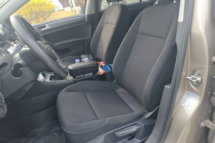 Used Volkswagen Golf 2015 1.6L Manual Fashion Edition Left Front Seat