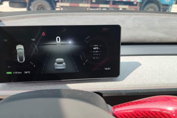 Used Tesla Model Y 2023 High-Performance All-Wheel-Drive Version
