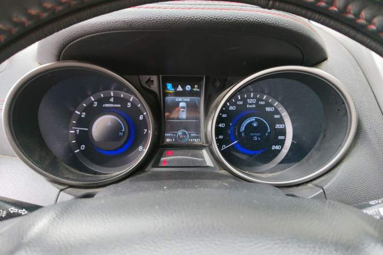 Used CHANGAN CS75 2017 Shangkui Edition 1.5T Manual Fengxiang Model Instrument Cluster