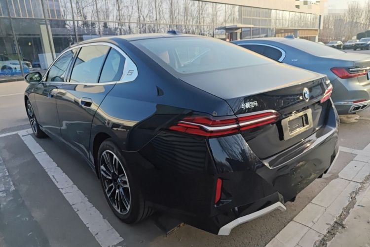 Used BMW 5 Series 2024 525Li M Sport Package