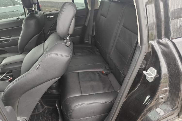 Used Jeep Compass 2014 2.0L two-wheel drive urban version
