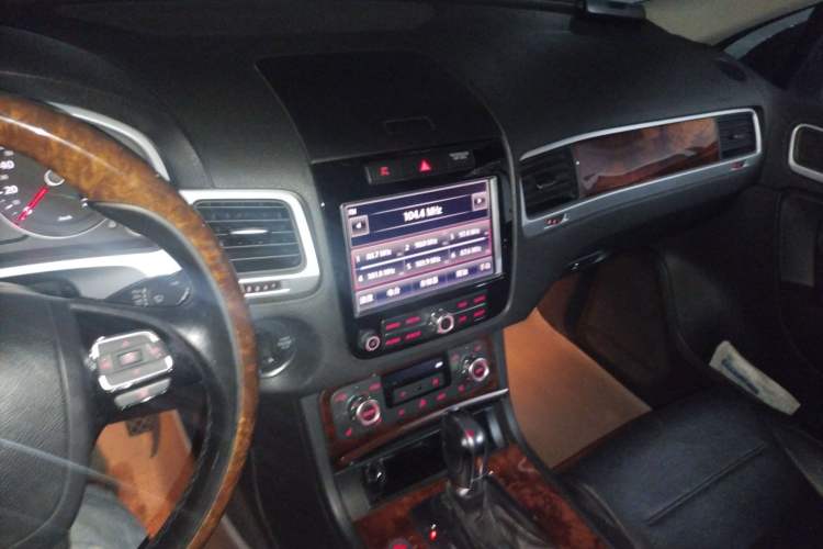 Used Volkswagen Touareg 2011 3.0 TSI High-End Version