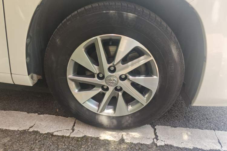 Used Toyota Alphard 2012 3.5L Luxury Edition Right Front Wheel Hub