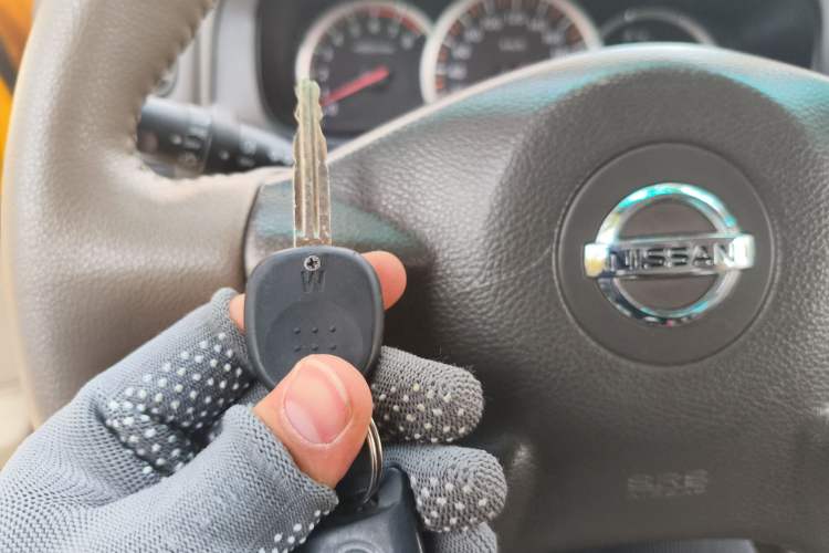 Used Nissan ZN Van 2013 2.4L Two-Wheel Drive Standard Model with 5 Seats