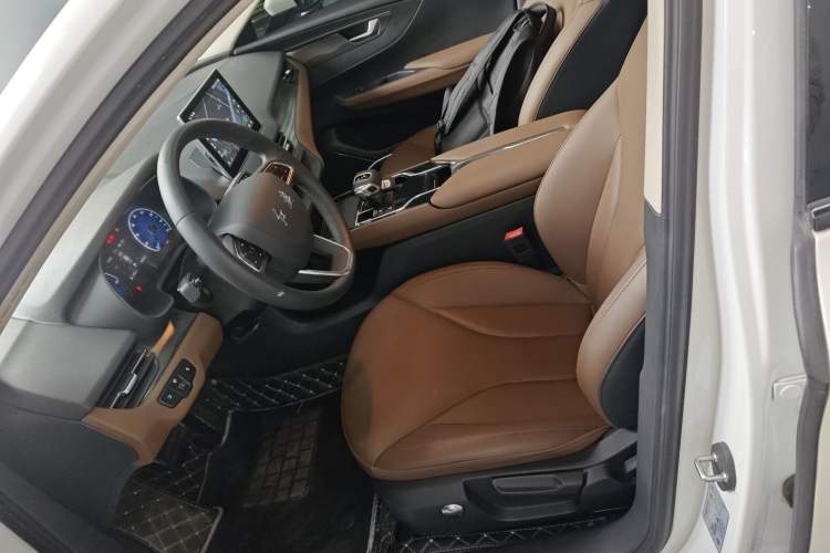 Used Hongqi E-QM5 2022 431 km Charge & Enjoy Edition Left Front Seat