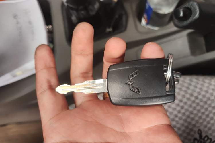 Used Wuling Rongguang V 2016 1.2L Practical Version
