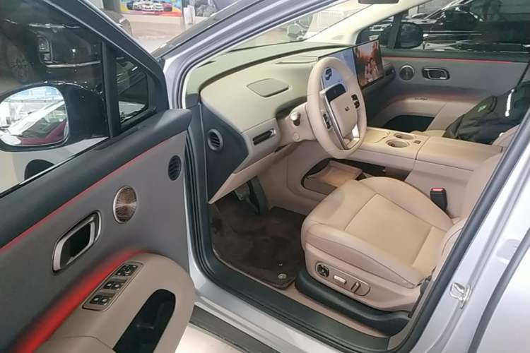 Used Li Auto i8 2025 Model Standard Version
