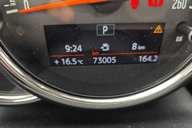 Used MINI 2016 1.5T COOPER Avant-Garde Odometer Close Up