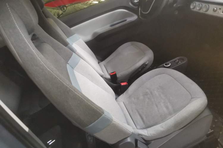 Used Wuling Hongguang MINIEV 2022 Macaron Premium Model – Lithium Iron Phosphate Right Front Seat