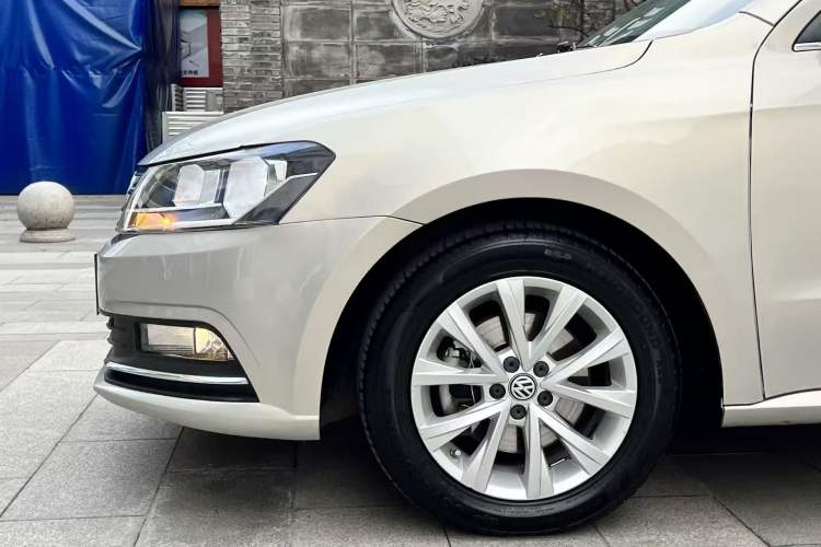 Used Volkswagen Lavida 2017 230TSI DSG Comfort Edition Left Front Wheel Hub