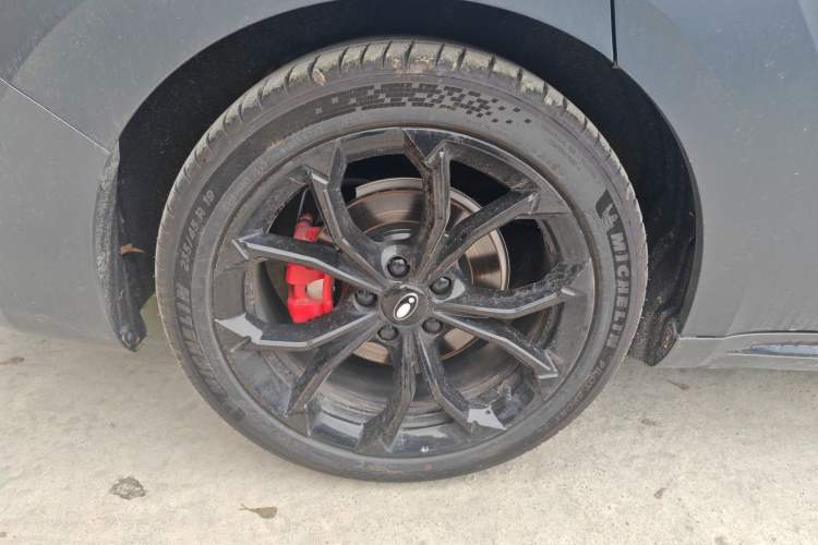 Used ORA Lightning Cat 2024 Dark Night Edition 555km Prestige Version
