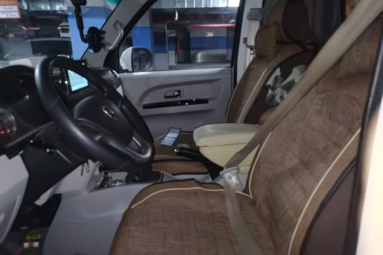 Used Jinbei New Hiace S 2023 1.5L Wealth Edition Van 2/5-Seater Air-Conditioned Model SWC15M
