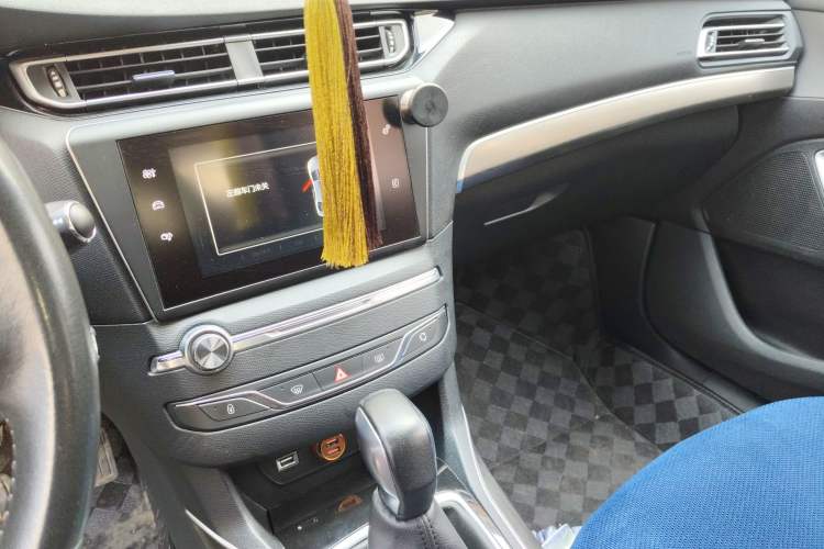 Used Peugeot 408 2014 1.8L Automatic Luxury Edition Audio And AC Panel