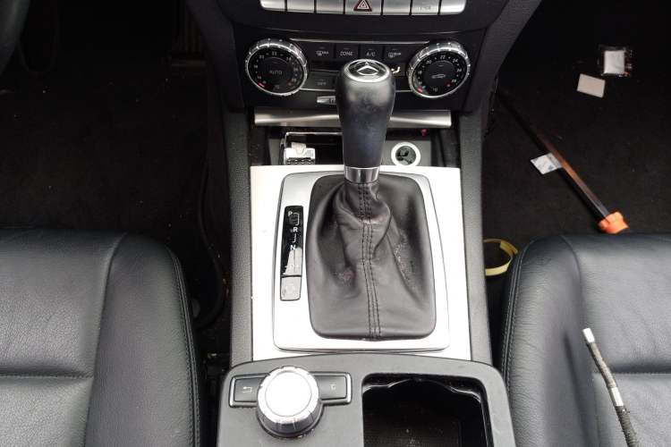 Used Mercedes-Benz C-Class 2011 C 200 Fashion Travel Edition Gear Lever