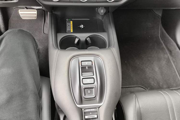 Used Honda ZR-V 2023 2.0L eHEV Sharp - Deluxe Edition Gear Lever