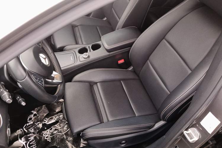 Used Mercedes-Benz GLA 2016 GLA 200 Fashion Model Left Front Seat