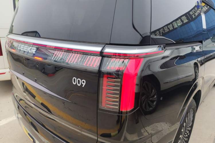 Used Zeekr 009 2024 Six-Seat Executive Version 4WD 108 kWh