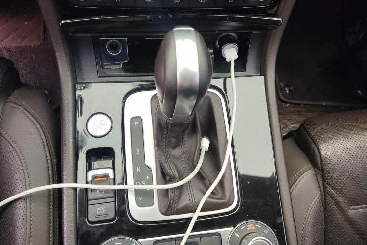 Used Volkswagen Touareg 2017 3.0 TSI Touareg Edition Gear Lever