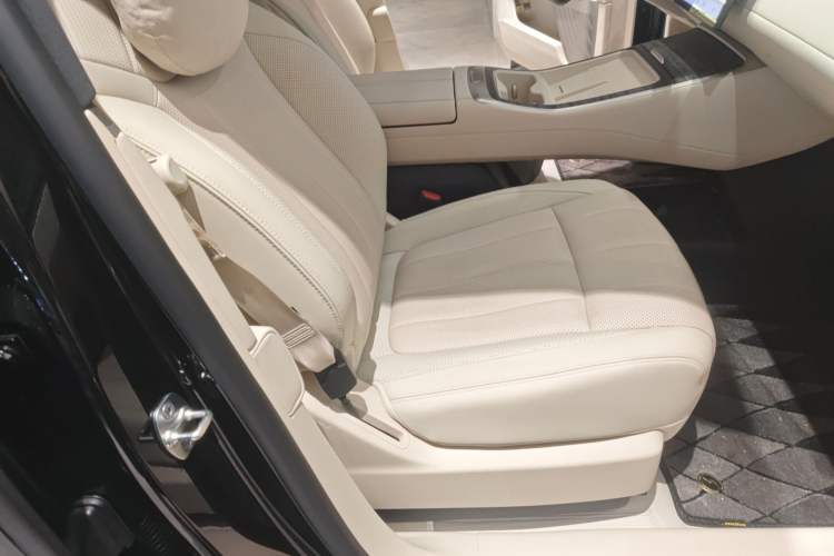 Used ONVO Luxeed L90 2025 Model—Max Six-Seater Version