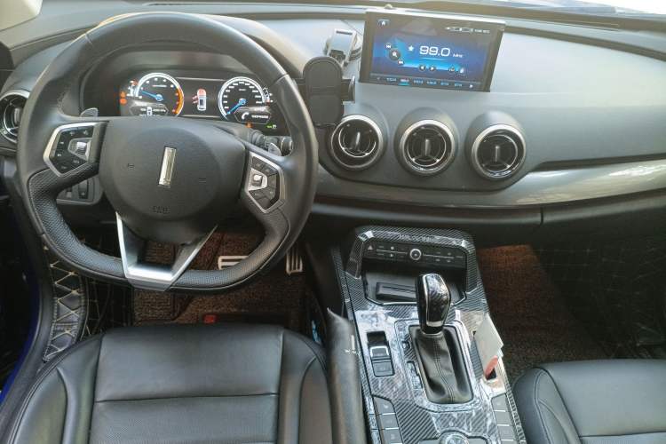 Used Wey VV7 2017 2.0T Flagship Model Center Console