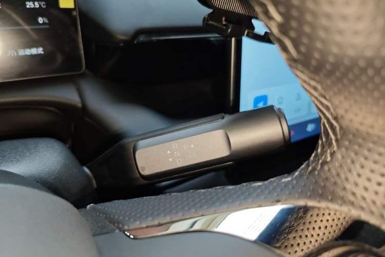 Used AION V 2024 Aion Tyrannosaurus 520 Smart Luxury Edition Gear Lever