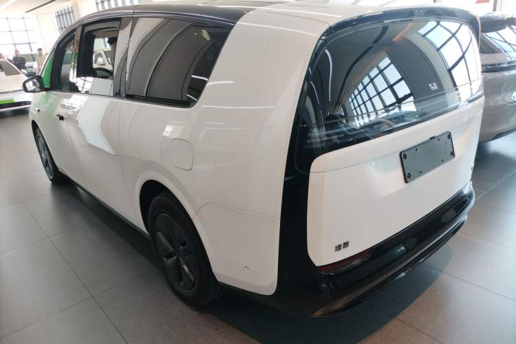 Used Li Auto MEGA 2025 Ultra Smart Refreshed Edition