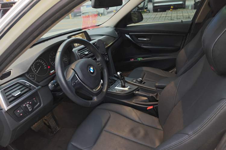 Used BMW 3 Series 2017 320Li Fashion Model Left Front Seat