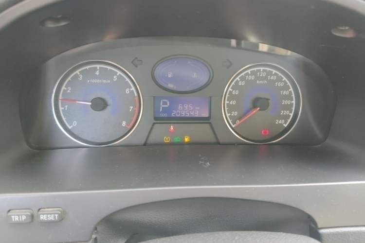 Used Geely Auto Classic Emgrand 2013 Sedan 1.8L CVT Prestige Model