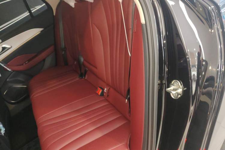 Used Hongqi H5 PHEV 2025 170 Super Hybrid Version Left Rear Seat