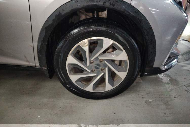 Used Dongfeng Aeolus Yixuan GS 2020 230T Automatic Yueyu Version Right Front Wheel Hub