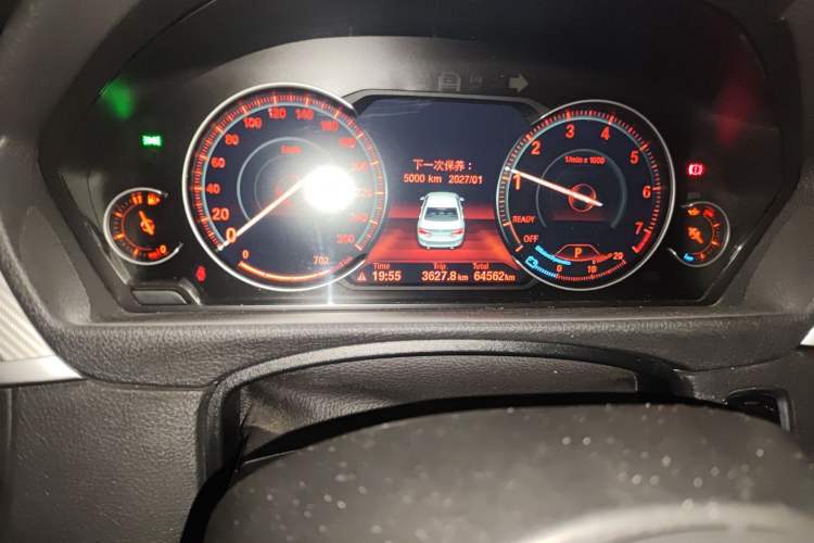 Used BMW 3 Series 2019 320i M Sport Night Edition Odometer Close Up