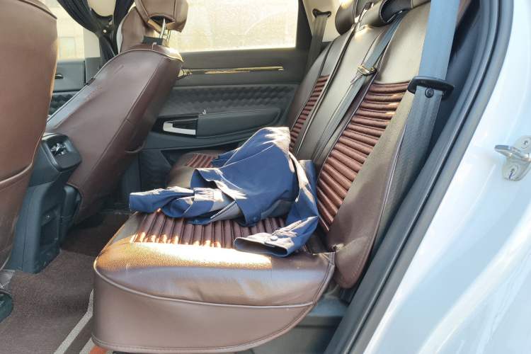 Used Baojun RM-5 2019 1.5L Manual Elite Edition with 24-hour Online Service 5 Seats
