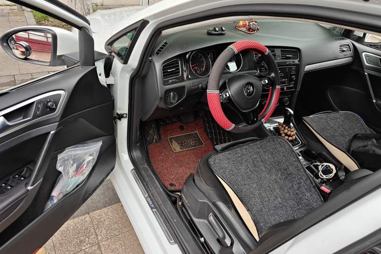 Used Volkswagen Golf 2018 230TSI Automatic Comfort Model
