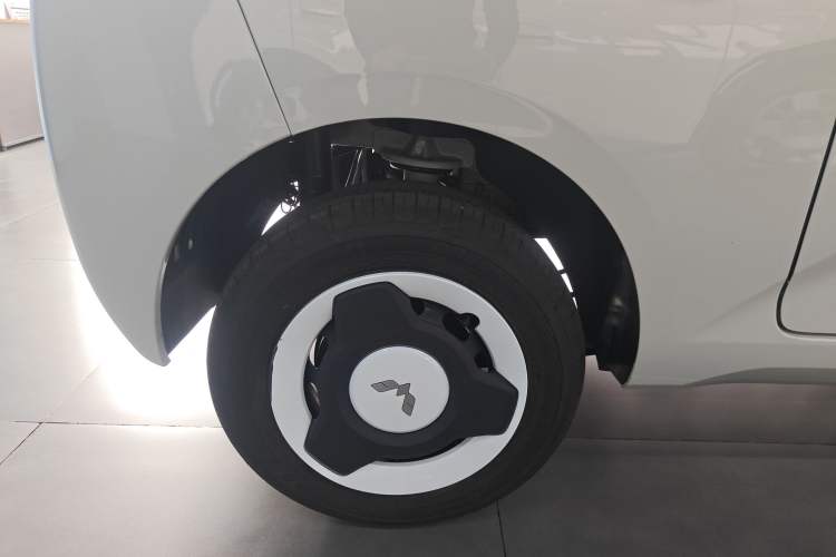 Used Wuling Hongguang MINIEV 2024 3rd Generation 215km Youth Edition Right Rear Wheel Hub